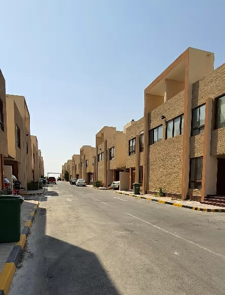 Residential Ready Property 4 Bedrooms U/F Villa in Compound  for rent in Doha #7109 - 1  image 
